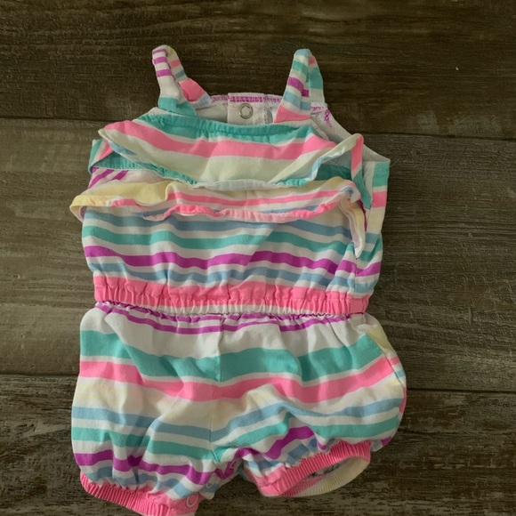 Newborn and 0-3 lot of vguc clothing. - Picture 9 of 9